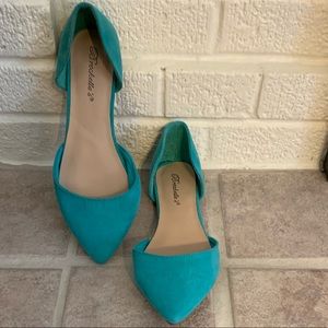 Breckelle’s teal flats